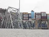 El carguero que chocó contra un puente en Baltimore.