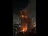 Un incendio arrasa un rascacielos en Brasil.