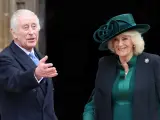 Carlos III y la reina Camila, este domingo en Windsor.