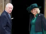 El Rey Carlos III y Camila reaparecen en la misa de Pascua británica