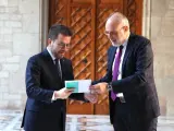 Pere Aragonès recibe el informe del Institut d'Estudis d'Autogovern (IEA).