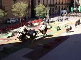 Área de juegos infantiles en la plaza Sant Miquel.