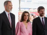 Los reyes Felipe y Letizia junto al Ministro de Cultura y Deportes Ernest Urtasun