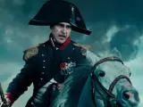 Detalle del poster de 'Napoleon' con Joaquin Phoenix