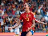 Jenni Hermoso celebra su gol frente a la República Checa