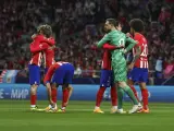 Los jugadores del Atlético de Madrid en el partido frente al Borussia.