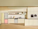Cocina con frigorífico de colores
