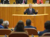 Alfonso Rueda interviene en el Parlamento de Galicia, durante el debate de la investidura.