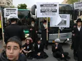 Protesta de jud&iacute;os ultraortodoxos contra el servicio militar en Jerusal&eacute;n.