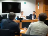 La vicepresidenta Yolanda Díaz junto al número 2 de Sumar para las europeas, Jaume Asens.