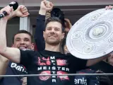 Xabi Alonso levanta la primera Bundesliga de la historia del Bayer Leverkusen
