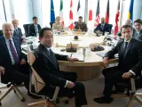 El presidente ucraniano Volodymyr Zelensky reunido con los líderes mundiales del G7 en una sesión de trabajo en el último día de la Cumbre del G7 el 21 de mayo de 2023 en Hiroshima, Japón.