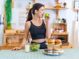 Los cambios en la dieta y en el ejercicio físico pueden ayudarnos por sí solos a reducir considerablemente los niveles de colesterol LDL.