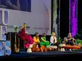 Gala Mujeres 2024 - (de izq a dcha)Sonia Fornieles, Nuria Roca, Boticaria García, Lydia Valentín, Marta Hazas y La Bienquerida Ana Fernández - Villaverde