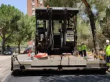 Maquinaria en una Operaci&oacute;n Asfalto de Madrid.