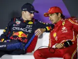 Max Verstappen y Carlos Sainz en el Gran Premio de Bahréin 2024