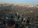 Lugar de la explosión en la base militar de Kalsu, en Irak, que alberga a las milicias del grupo chií proiraní Movilización Popular.