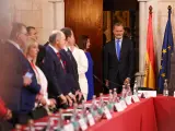 Felipe VI, junto a la presidenta del Congreso, Francina Armengol (izqda.), durante la Conferencia de Presidentes de Parlamento de la UE.