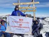 MADRID, 21/04/2024.- El joven con sordoceguera Javier García Pajares suma a su lista de desafíos una nueva cumbre, el Kilimanjaro, el pico más alto de África, que ha alcanzado junto a otras personas con discapacidad para demostrar , como explica en una entrevista con EFE, que "lo imposible es solo difícil". EFE/ Javier García Pajares -SOLO USO EDITORIAL/SOLO DISPONIBLE PARA ILUSTRAR LA NOTICIA QUE ACOMPAÑA (CRÉDITO OBLIGATORIO)-