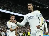 Lucas Vázquez y Jude Bellingham celebran el gol de la victoria del Real Madrid ante el Barça.