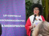 La diputada de Adelante Andaluc&iacute;a, Maribel Mora, en la presentaci&oacute;n de su proposici&oacute;n de ley sobre la menopausia.