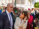 El portavoz del PSOE en el Ayuntamiento de Sevilla, Antonio Muñoz, junto a la exministra de Transportes Raquel Sánchez, durante la pasada Feria de Abril.