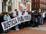 Vista de la concentración en la Plaza Mayor de Valladolid en recuerdo de Sergio Delgado Franco, el joven asesinado en burgos el pasado mes de febrero.