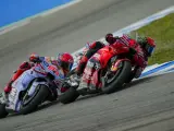 Marc Márquez y Pecco Bagnaia pelean por la victoria en el GP de España de MotoGP.