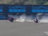 La caída de Pedro Acosta antes del GP de España en Jerez.