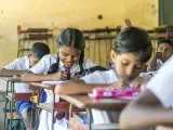 Niños de Sri Lanka en una clase del colegio
