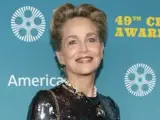 La actriz de 66 años ha acudido este lunes a la 49ª gala del premios Chaplin en Nueva York. Para la ocasión ha llevado un diseño con el que ha presumido de silueta.