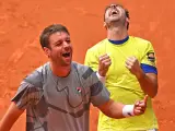 Zeballos y Granollers celebran el pase a semifinales en el Mutua Madrid Open.
