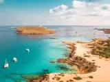 Seis playas de Ibiza tendrán bandera azul este verano.