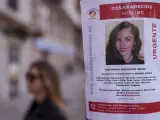 Uno de los cárteles de Sos Desaparecidos sobre Ana Maria Knezevich Henao, en una calle de Madrid.