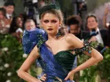 Zendaya impacta en la Gala MET 2024 con un vestido de Maison Margiela Artisanal by John Galliano