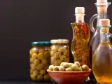 La Agencia Española de Seguridad Alimentaria y Nutrición (AESAN) ha alertado a la población de la presencia de ingredientes no aptos para el consumo en un cóctel de aceitunas, botes de piparras dulces en aceite de oliva y otros formatos de la marca CORBÍ.
