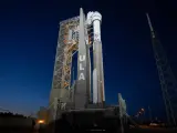 En la imagen, el cohete Atlas V con la nave espacial Starliner de Boeing.