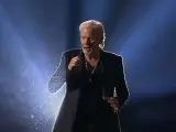 Johnny Logan en el escenario de Eurovisión 2024
