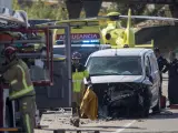 10/05/2024.- Dos fallecidos y cuatro heridos en un accidente al chocar frontalmente un turismo contra una furgoneta en la carretera de circunvalación de Soria.