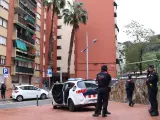 Los Mossos en un dispositivo policial en Ciutat Meridiana.
