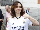 La presidenta de la Comunidad de Madrid, Isabel Díaz Ayuso, en la visita del equipo a la Real Casa de Correos durante los actos de celebración de la trigésimo sexta Liga conseguida por el club, este domingo en Madrid