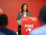 La portavoz de la CEF, Esther Pe&ntilde;a, comparece ante los medios en la sede del partido en Ferraz para valorar los resultados electorales, hoy domingo en Barcelona.