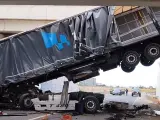 Aparatoso accidente de un camión en Salamanca