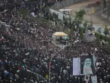 Miles de personas salen a la calle en homenaje a su presidente