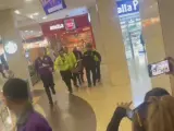 El femicidio ocurrió en un centro comercial de Bogotá.