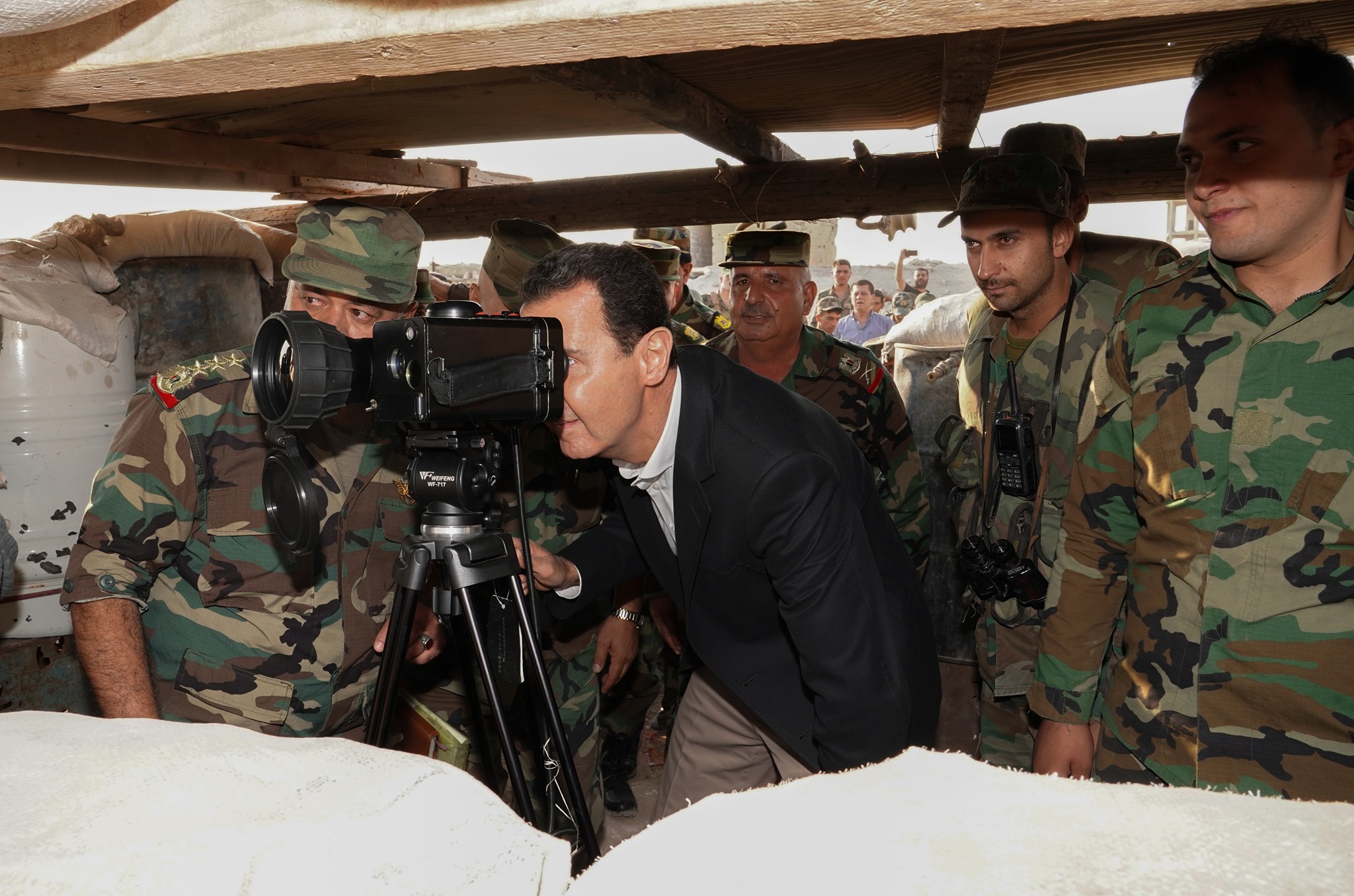 Syrian President al-Assad visits the government troops in Idlib
