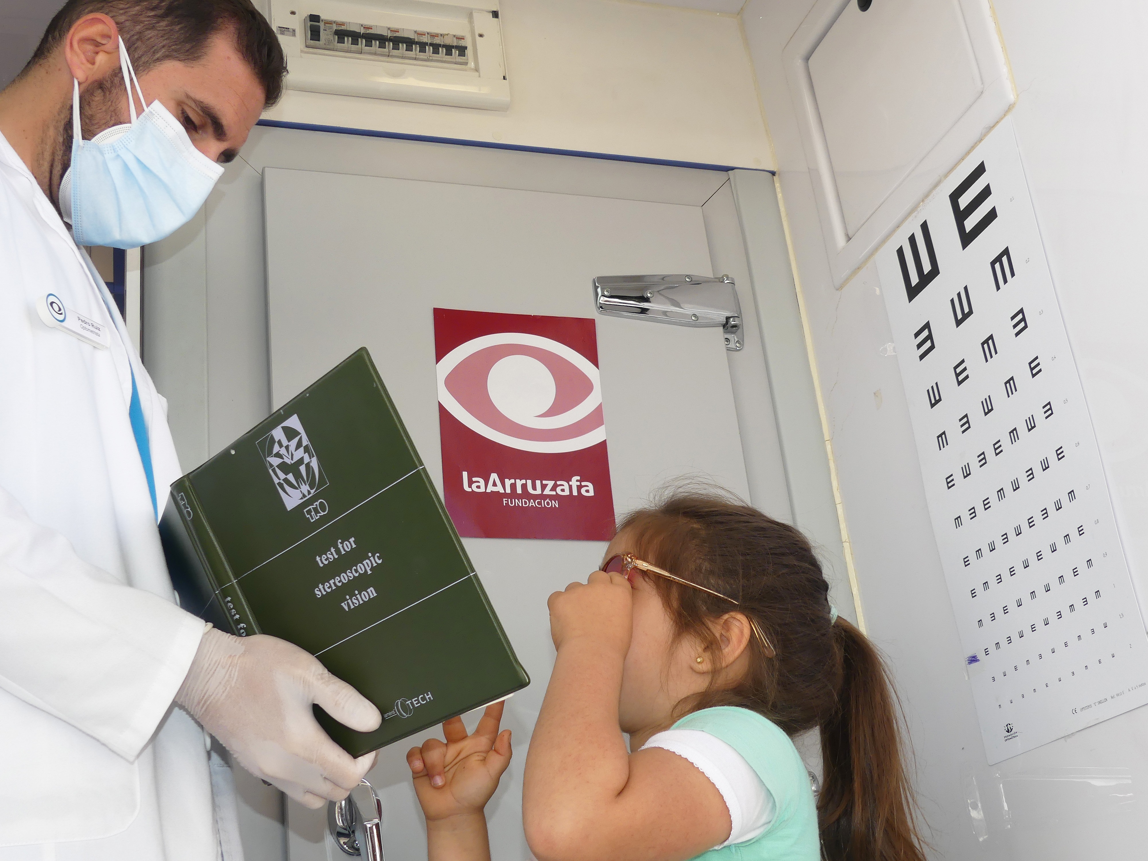 Fundación La Arruzafa, In Collaboration With La Caixa And The City Council, Conducts An Eye Health Review Of 500 School Children