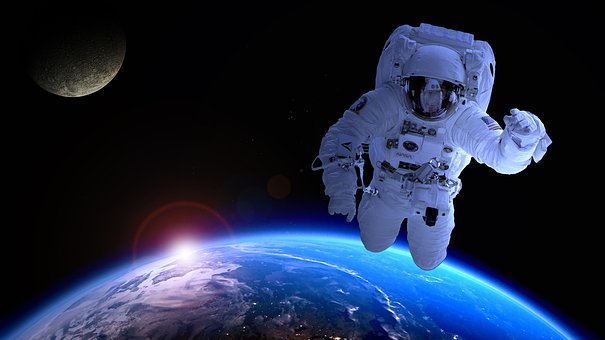 According to Andy Mogenson, when closing their eyes to sleep, some astronauts see "radiant glow",