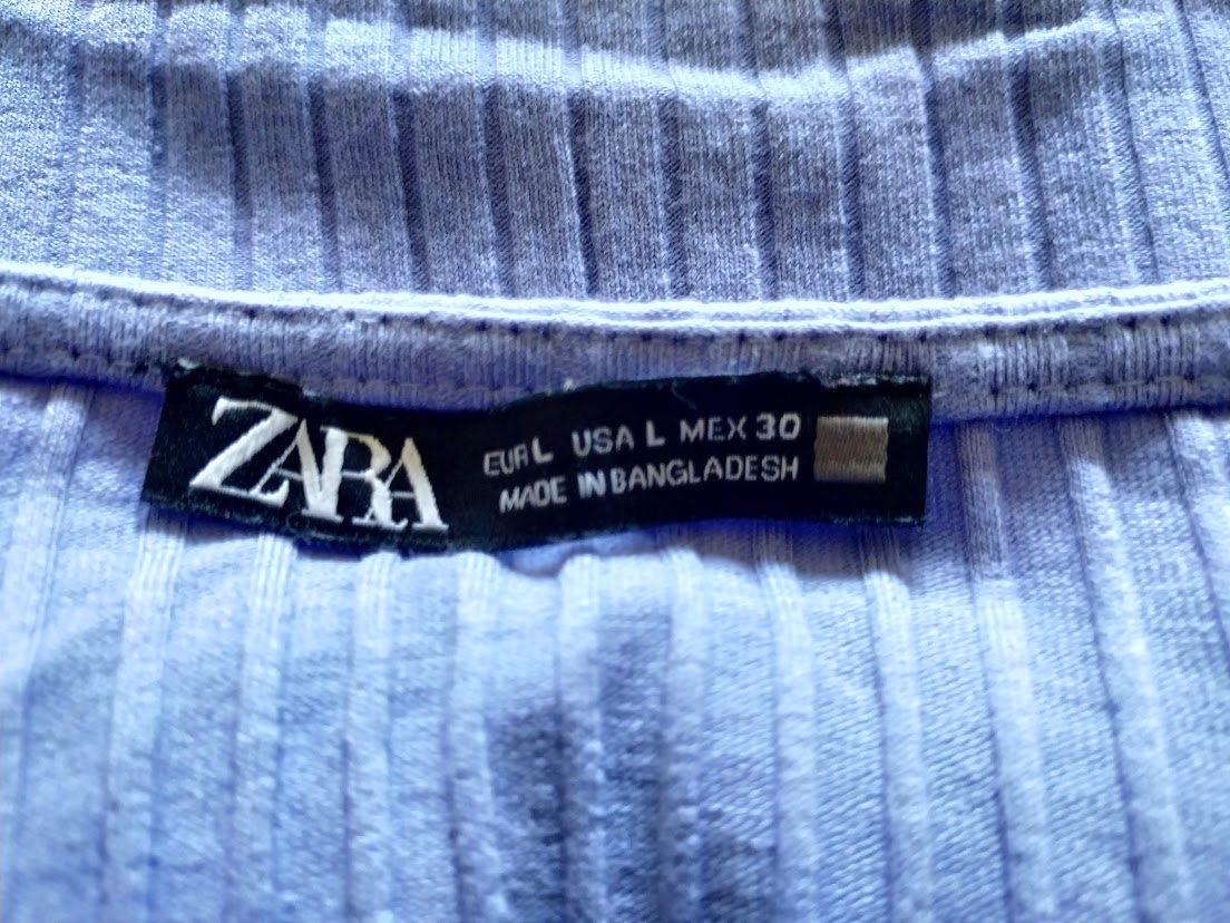 Zara label in which the symbol of a square appears.