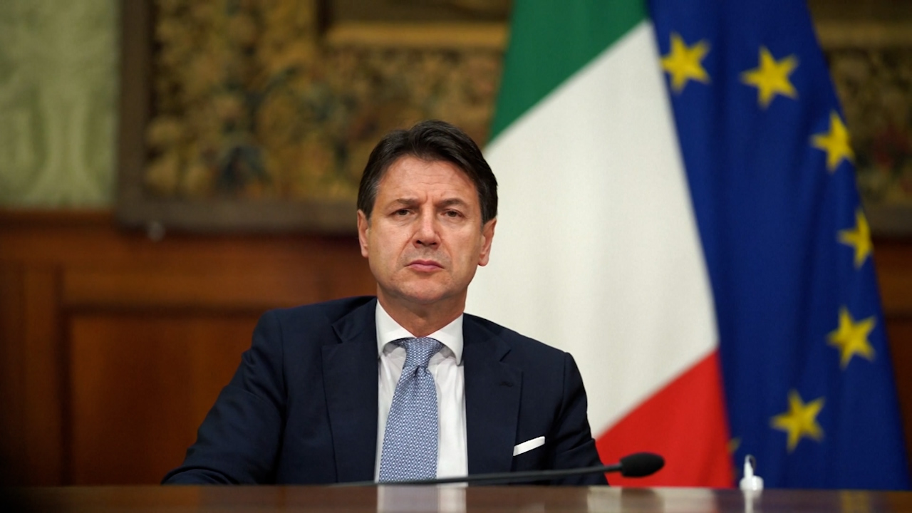 Giuseppe Conte je bil izvoljen za vodjo Gibanja 5 zvezd v Italiji